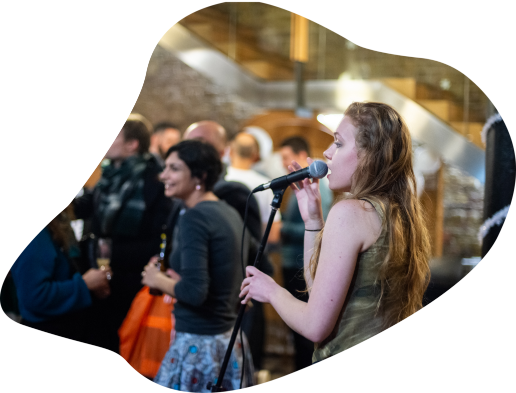 singer at event